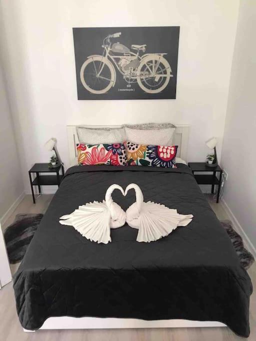 Perfect Location,Newly Decorated Modern, Large Place 60 M2, Really Quiet So You Can Have A Good Night Sleep, Ac, Netflix, Smart Tv, High-Speed Internet, World Famous New York Cafe Only 10 Minutes Walk Budapest Extérieur photo