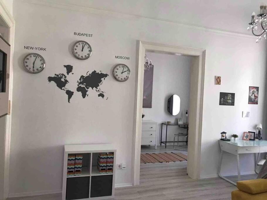 Perfect Location,Newly Decorated Modern, Large Place 60 M2, Really Quiet So You Can Have A Good Night Sleep, Ac, Netflix, Smart Tv, High-Speed Internet, World Famous New York Cafe Only 10 Minutes Walk Budapest Extérieur photo