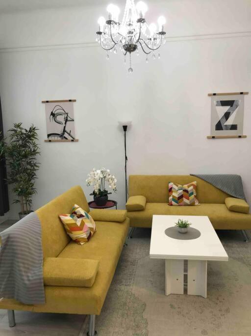Perfect Location,Newly Decorated Modern, Large Place 60 M2, Really Quiet So You Can Have A Good Night Sleep, Ac, Netflix, Smart Tv, High-Speed Internet, World Famous New York Cafe Only 10 Minutes Walk Budapest Extérieur photo