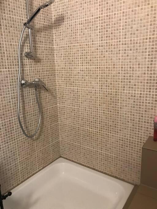 Perfect Location,Newly Decorated Modern, Large Place 60 M2, Really Quiet So You Can Have A Good Night Sleep, Ac, Netflix, Smart Tv, High-Speed Internet, World Famous New York Cafe Only 10 Minutes Walk Budapest Extérieur photo