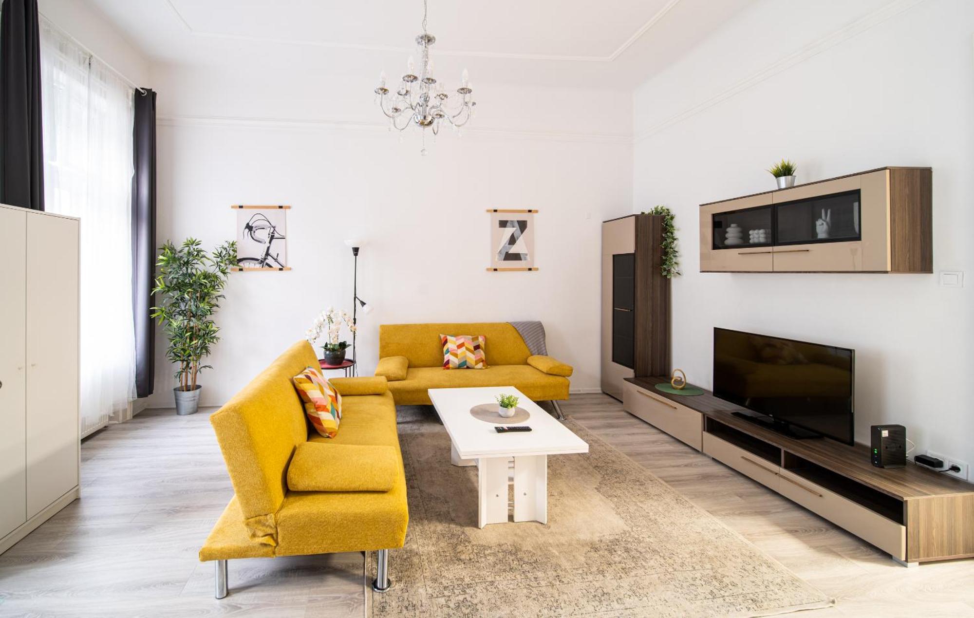 Perfect Location,Newly Decorated Modern, Large Place 60 M2, Really Quiet So You Can Have A Good Night Sleep, Ac, Netflix, Smart Tv, High-Speed Internet, World Famous New York Cafe Only 10 Minutes Walk Budapest Extérieur photo